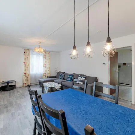 Apartment Cozy With Garden, Balcony And Parking Area In Dusseldorf