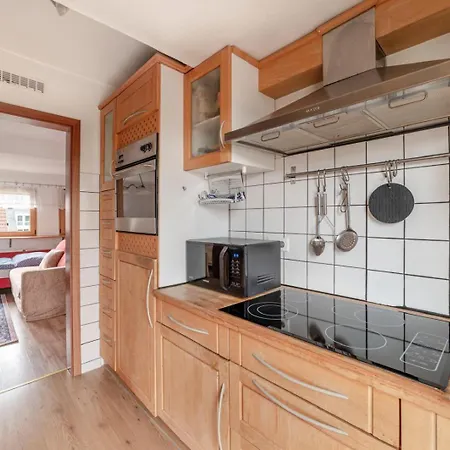 Cozy With Garden, Balcony And Parking Area In * Dusseldorf