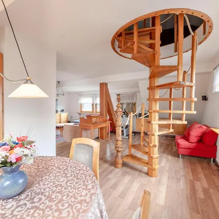 Cozy With Garden, Balcony And Parking Area In Apartment *