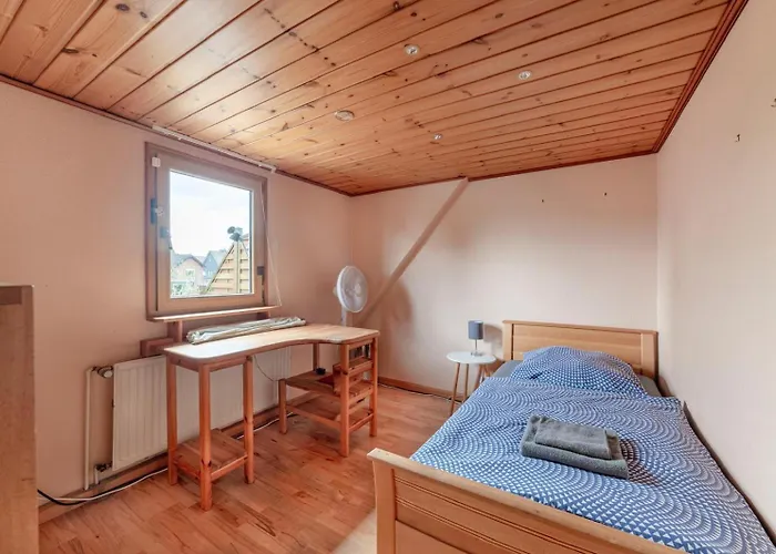 Cozy With Garden, Balcony And Parking Area In Apartamento