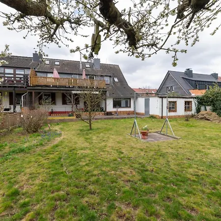 Cozy With Garden, Balcony And Parking Area In Düsseldorf