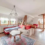 Apartman Cozy With Garden, Balcony And Parking Area In *