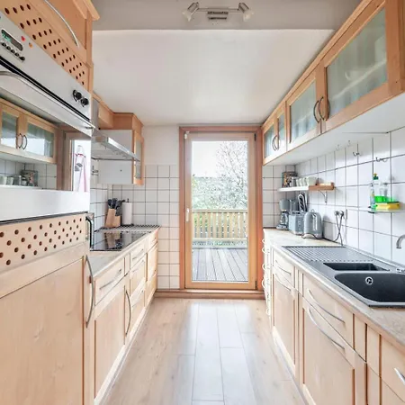 Cozy With Garden, Balcony And Parking Area In *