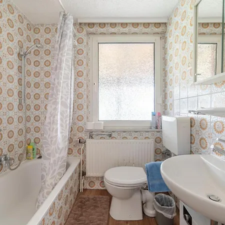 Appartement Cozy With Garden, Balcony And Parking Area In