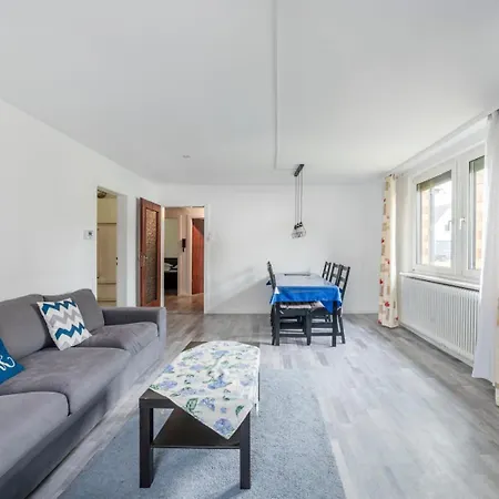 Cozy With Garden, Balcony And Parking Area In Апартаменты *