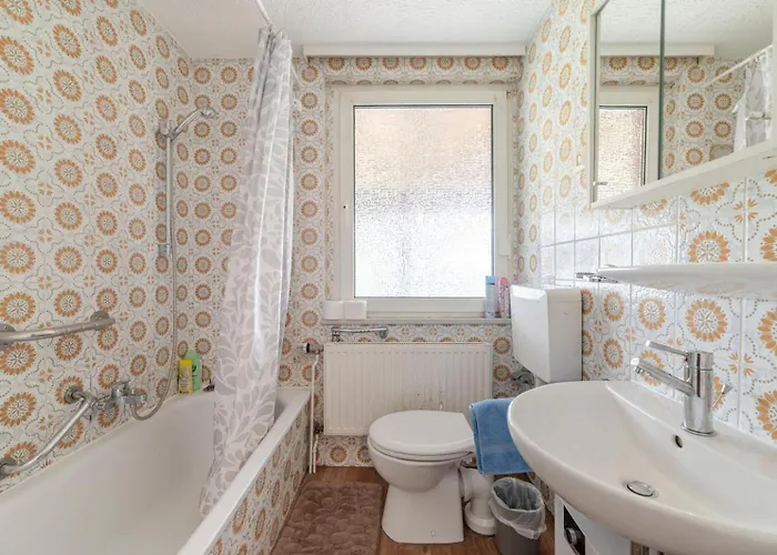 Lejlighed Cozy With Garden, Balcony And Parking Area In