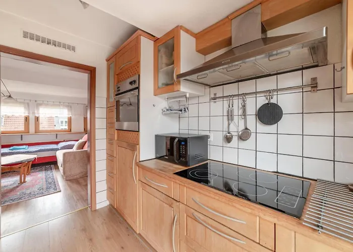 Cozy With Garden, Balcony And Parking Area In * Düsseldorf