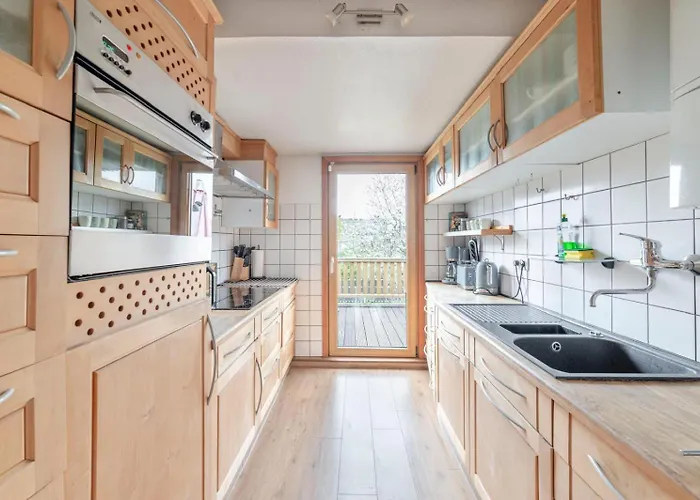 Cozy With Garden, Balcony And Parking Area In *