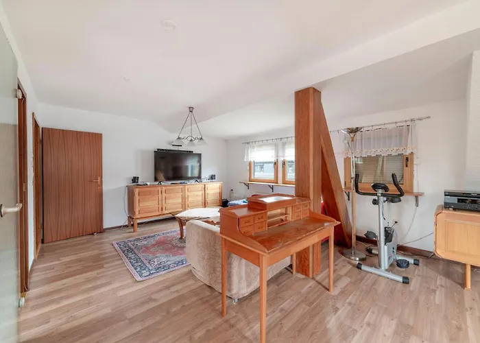 Cozy With Garden, Balcony And Parking Area In